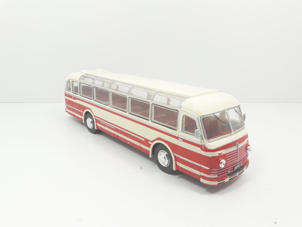 Autobus avec Fascicule HACHETTE n° 72 LE BUSSING 5000 TU de 1951