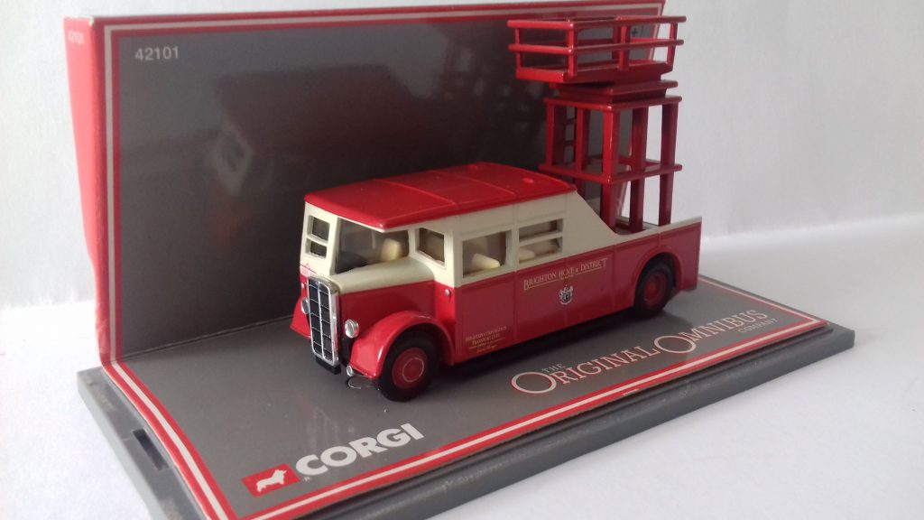 Bus miniature Corgi Pentel vert - Collection