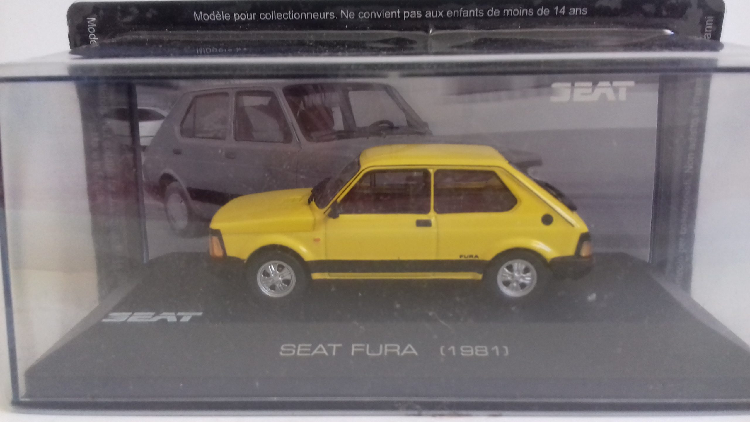 cxiiuui BBU - Juego de vitrinas de madera y autos a escala