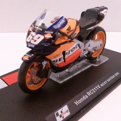 HONDA RC211V NARANJA NICHY HAYDEN 2005