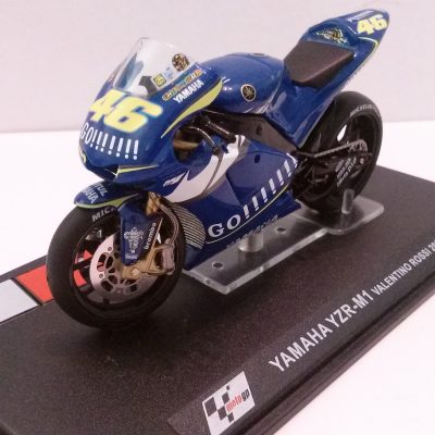 YAMAHA YZR-M1 AZUL VALENTINO ROSSI 2005