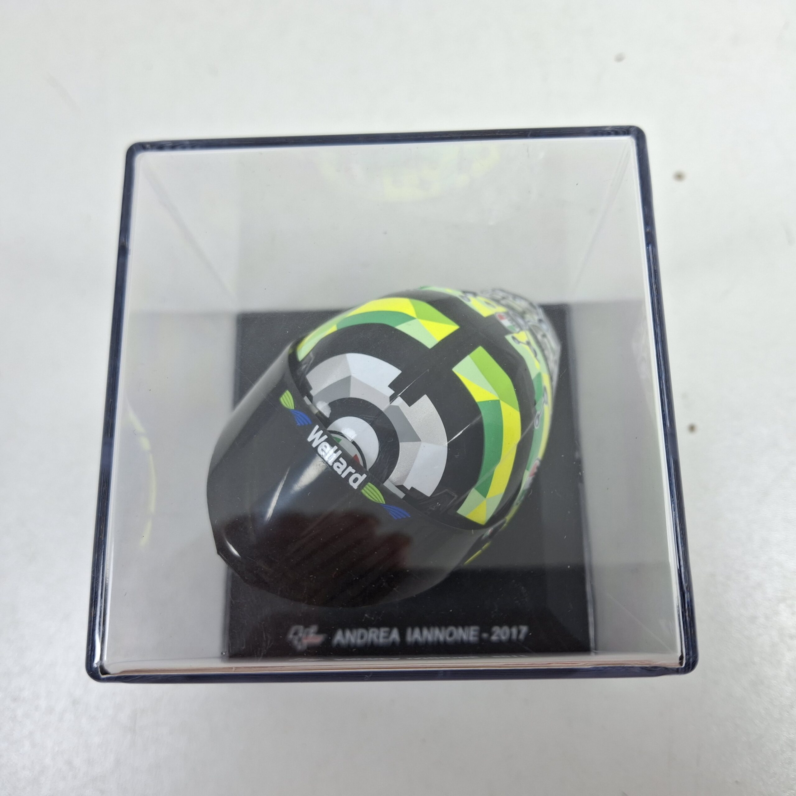 Miniaturas coleccion a escala - Coches miniatura a escala 1/5 Andrea Iannone 2017 Casco helmet piloto Moto GP - Imagen 2