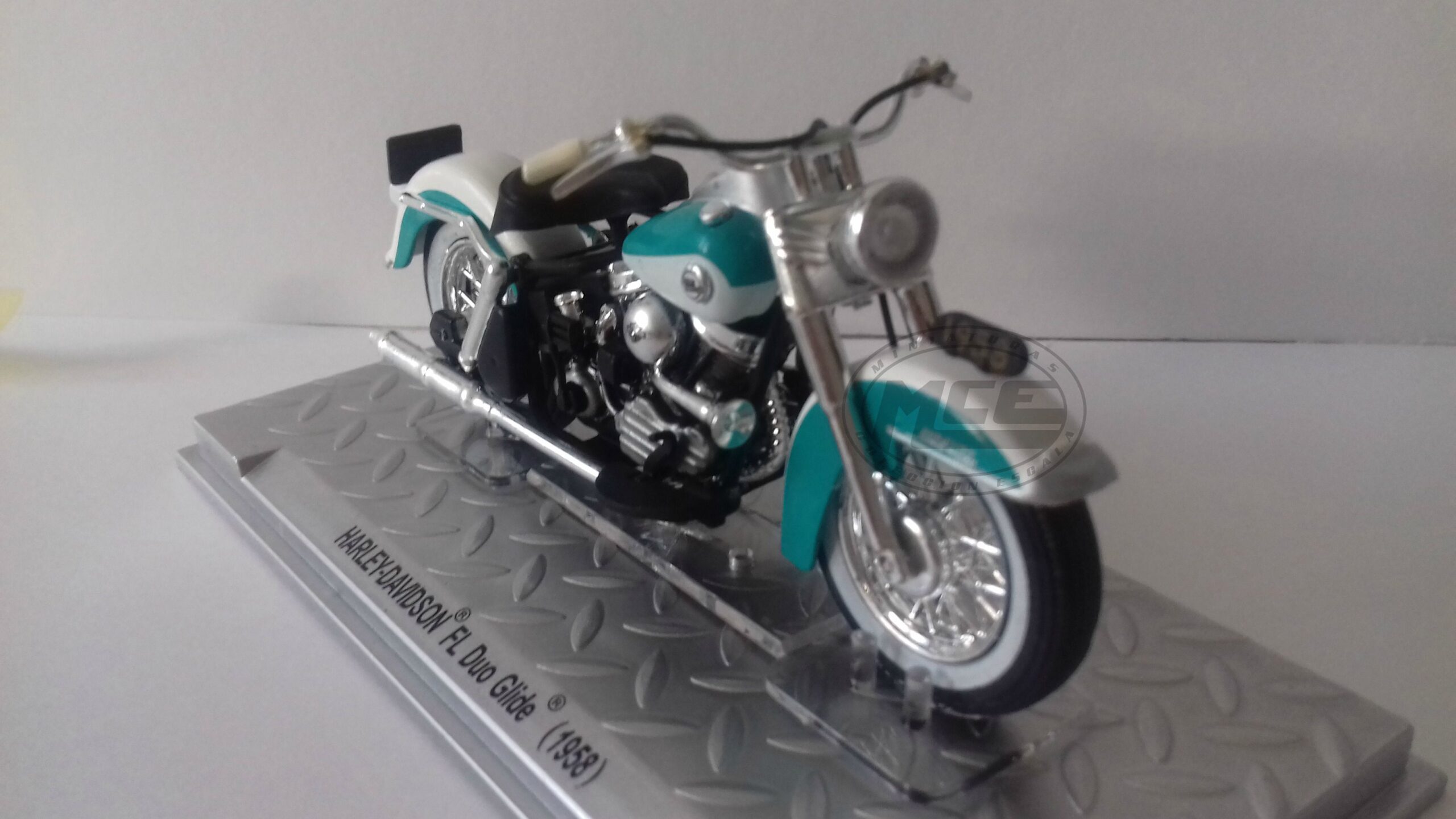 Miniaturas coleccion a escala - Coches miniatura a escala 1/24 Moto bike Harley-Davidson FL Duo Glide 1958