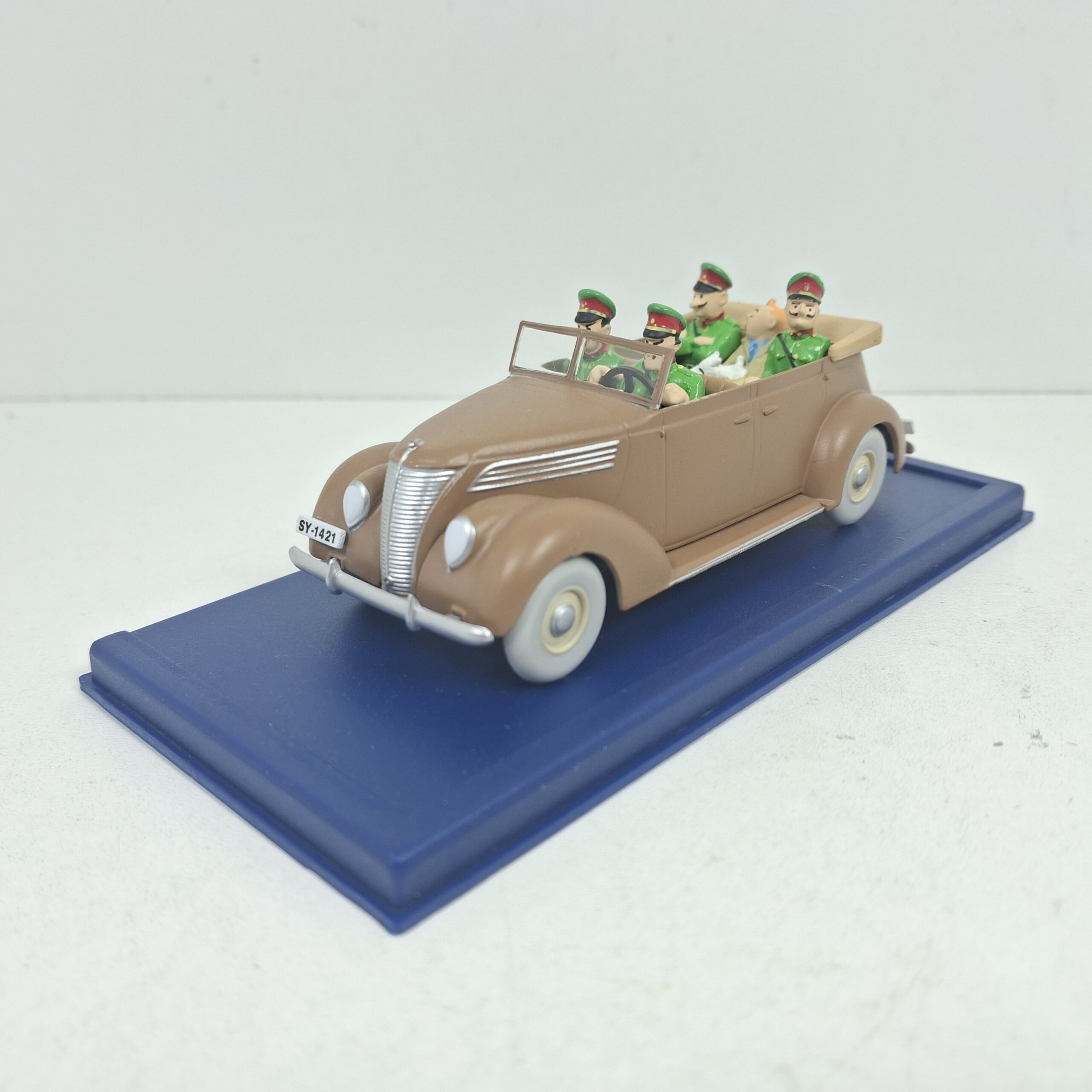Miniaturas coleccion a escala - Coches miniatura a escala 1/43 Coche car auto voiture Tintin Ford V8 1937 Sceptre d'Ottokar - Imagen 2