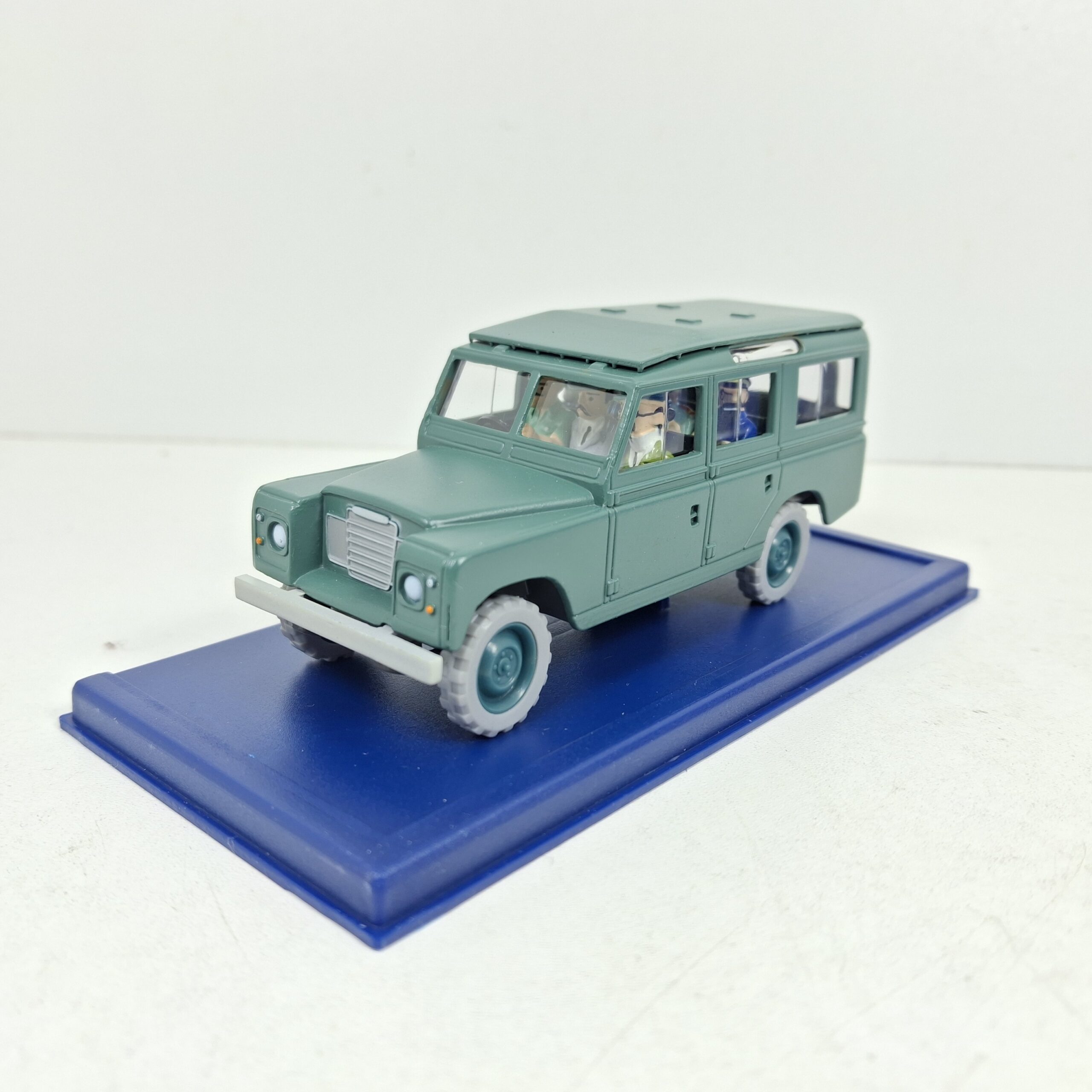 Miniaturas coleccion a escala - Coches miniatura a escala 1/43 Coche car auto voiture Tintin Land Rover 109 Sw General Tapioca les Picaros - Imagen 2